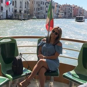 Meet your Posher, Daniela